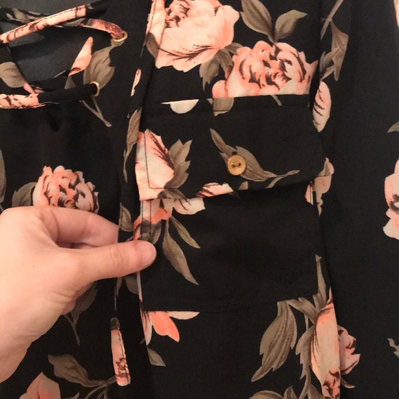 Floral Tie Up Blouse - Picture 4 of 7